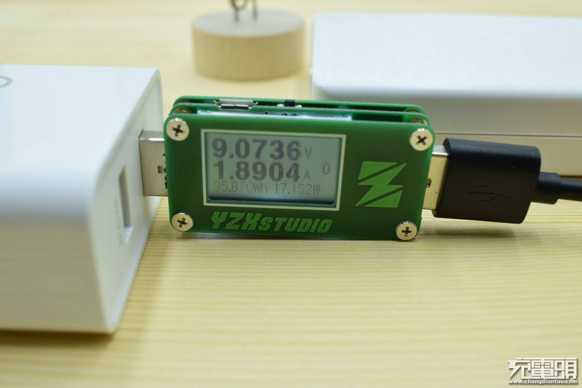 绿联qc3.0 华为fcp快充充电器测评3