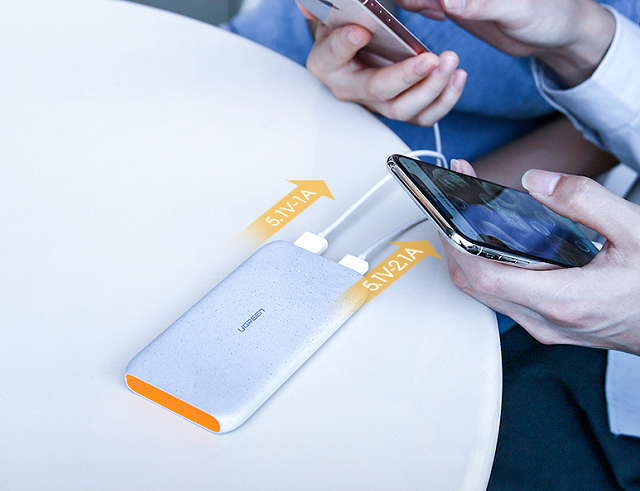 绿联移动电源蜂巢系列和鹅卵石系列的区别