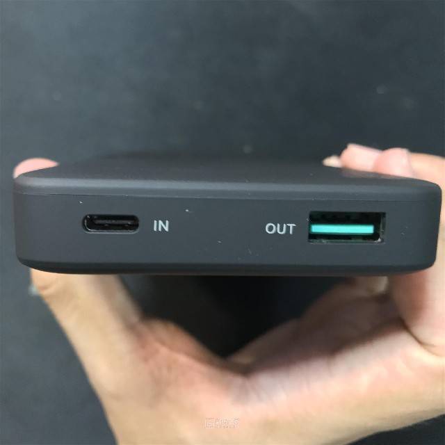 绿联10000mah无线充电宝全评