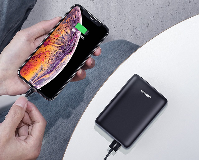 绿联pd快充充电宝发售，可为新iphone 11快速充电