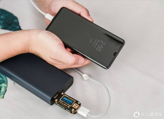 绿联20000mah scp双向快充充电宝拆解,真材实料! 绿联20000mah scp双向快充充电宝拆解,真材实料!