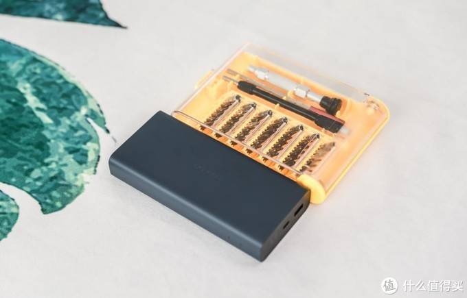 绿联20000mah scp双向快充充电宝拆解,真材实料! 绿联20000mah scp双向快充充电宝拆解,真材实料!