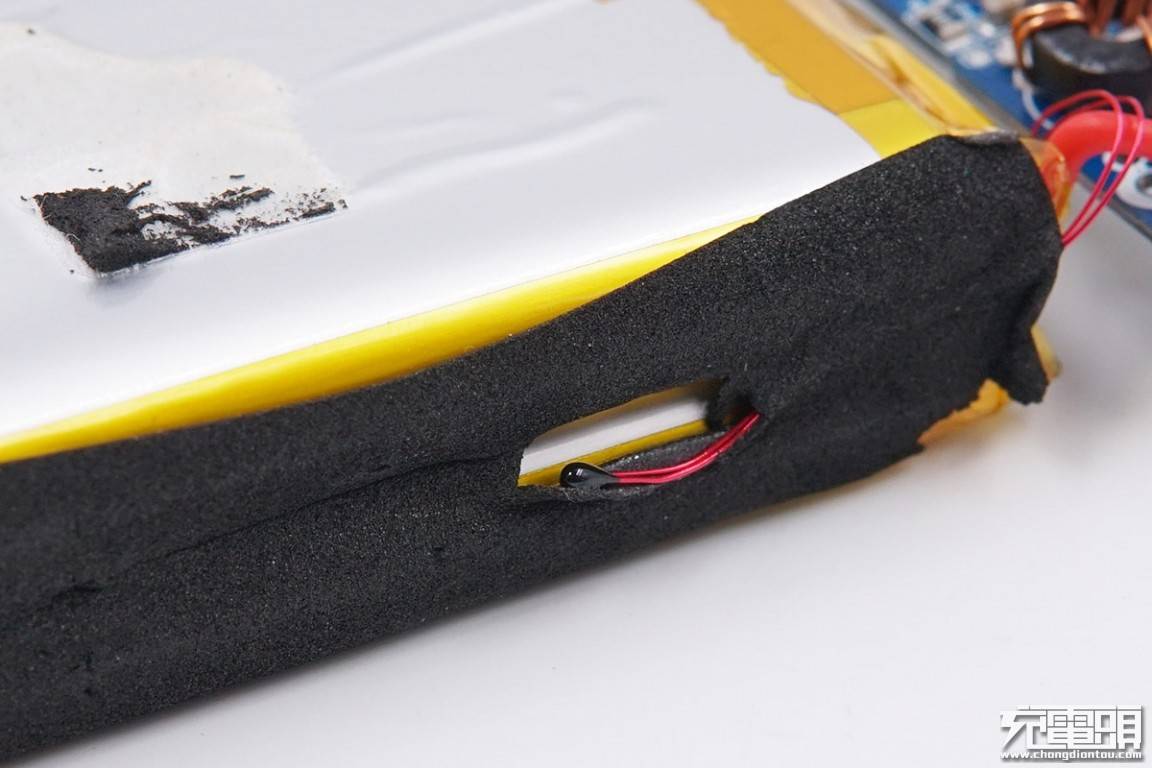 绿联10000mah双向快充移动电源拆解评测报告 绿联10000mah双向快充移动电源拆解评测报告