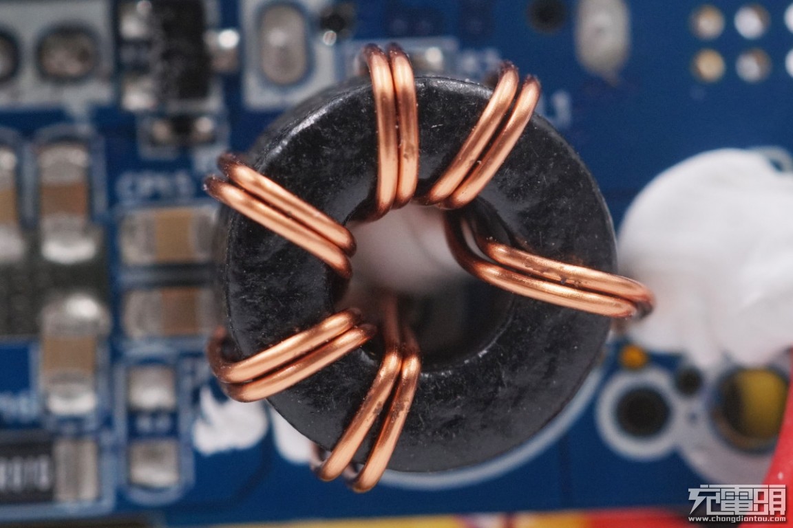 绿联10000mah双向快充移动电源拆解评测报告 绿联10000mah双向快充移动电源拆解评测报告