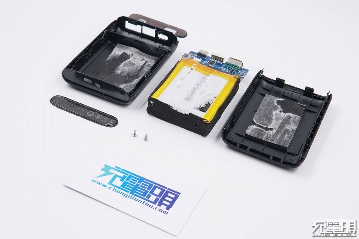 绿联10000mah双向快充移动电源拆解评测报告 绿联10000mah双向快充移动电源拆解评测报告