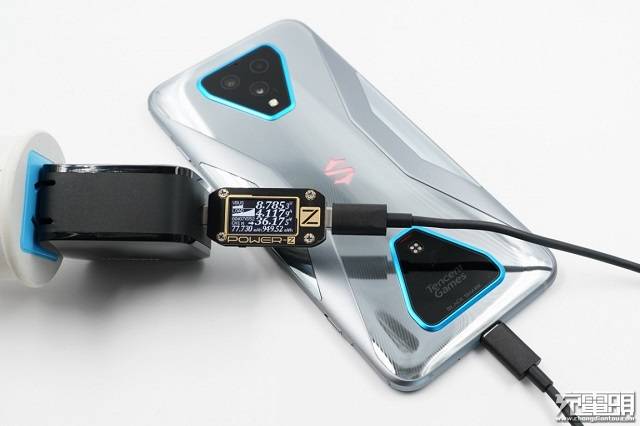 充电头网首测:绿联65w氮化镓充电器开箱评测 绿联65w氮化镓充电器兼容性测试