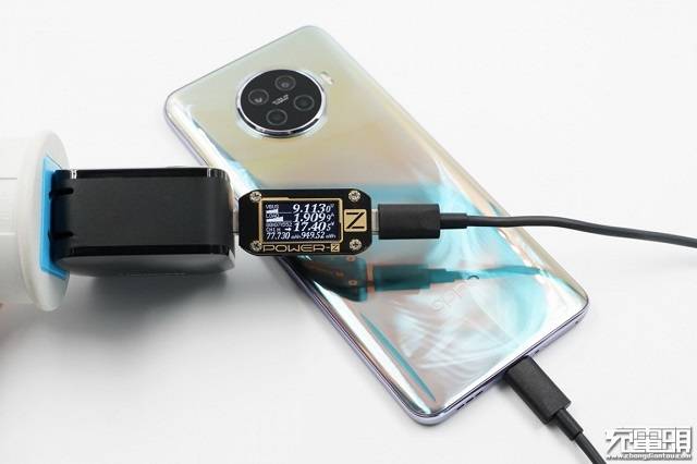 充电头网首测:绿联65w氮化镓充电器开箱评测 绿联65w氮化镓充电器兼容性测试