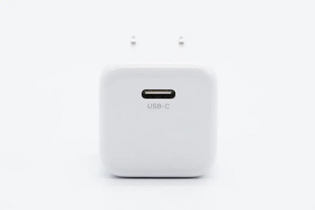 绿联小金刚pd20w充电头拆解评测(上) 绿联小金刚pd20w充电头拆解评测(上)