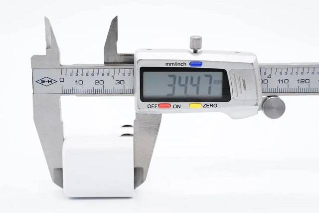 绿联小金刚pd20w充电头拆解评测(上) 绿联小金刚pd20w充电头拆解评测(上)