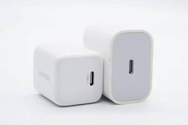 绿联小金刚pd20w充电头拆解评测(上) 绿联小金刚pd20w充电头拆解评测(上)