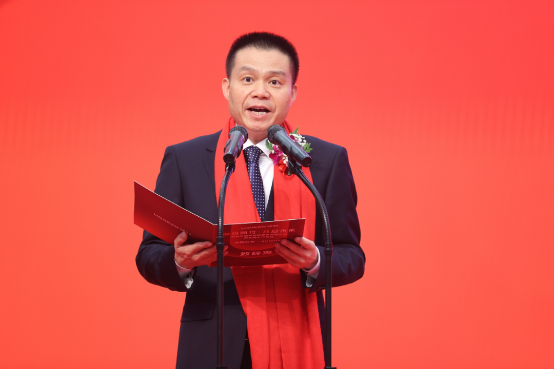 绿联科技在深圳证券交易所正式敲钟上市！