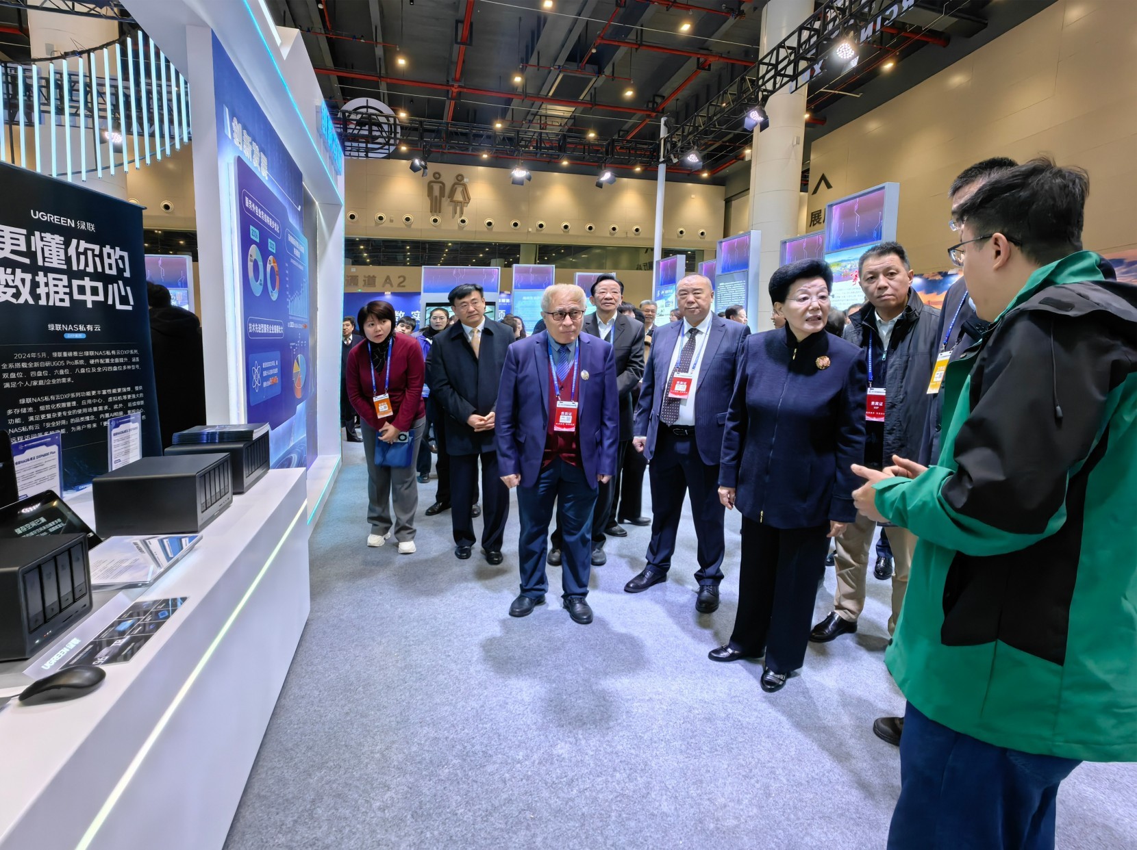 绿联nas私有云亮相服博会