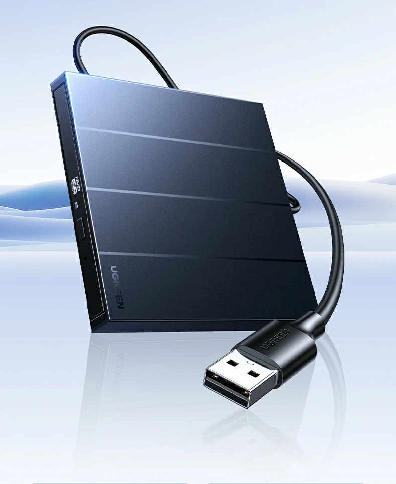 绿联cm837 usb-a与type-c双接口特写，灵活适配各类设备