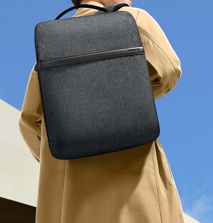 绿联lp664电脑包侧面外观，防泼溅牛津布材质质感出众